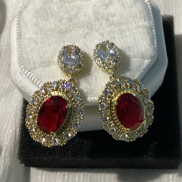 💄💋Luxurious Vintage Style Gold Diamond and Ruby Post back Stud Drop Earrings - Picture 10 of 16